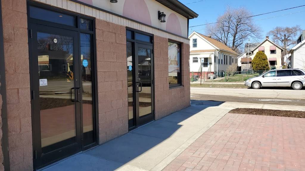 Caribe Bake Shop | restaurant | 2906 Fulton Rd, Cleveland, OH 44113, USA | 2162818194 OR +1 216-281-8194