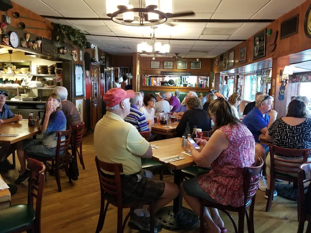 The Mucky Duck | restaurant | 11546 Andy Rosse Lane, Captiva, FL 33924, USA | 2394723434 OR +1 239-472-3434