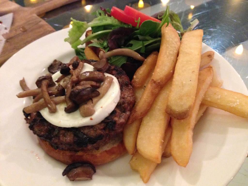 Filini Bar and Restaurant | restaurant | 221 N Columbus Dr, Chicago, IL 60601, USA | 3124770234 OR +1 312-477-0234