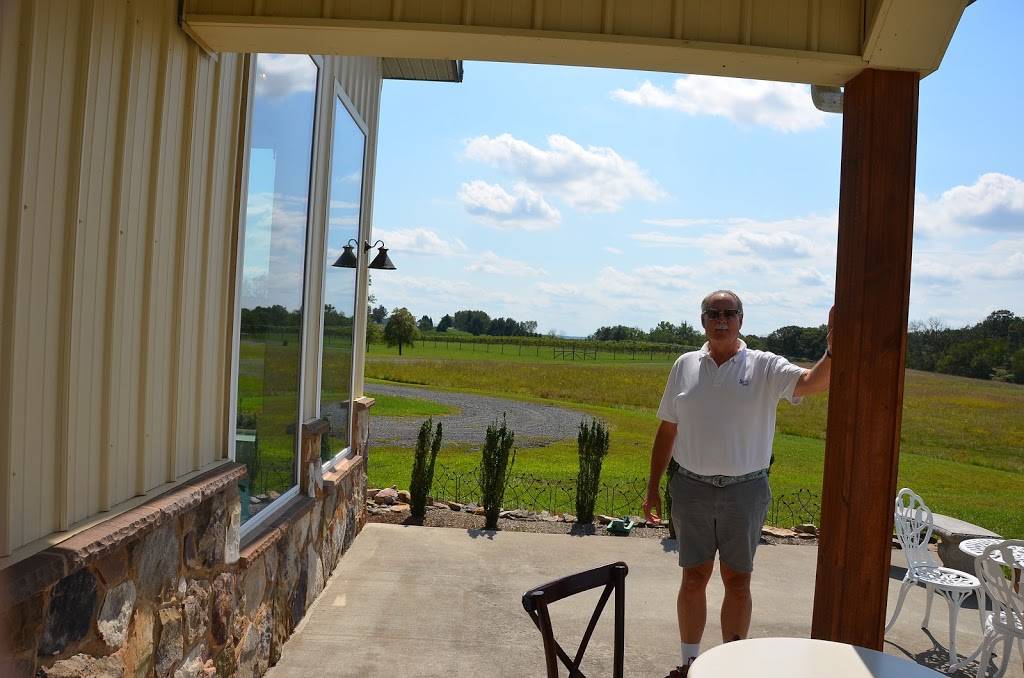 Eagletree Farm Winery & Restaurant | restaurant | 15100 Harrison Hill Ln, Leesburg, VA 20176, USA | 7037775208 OR +1 703-777-5208