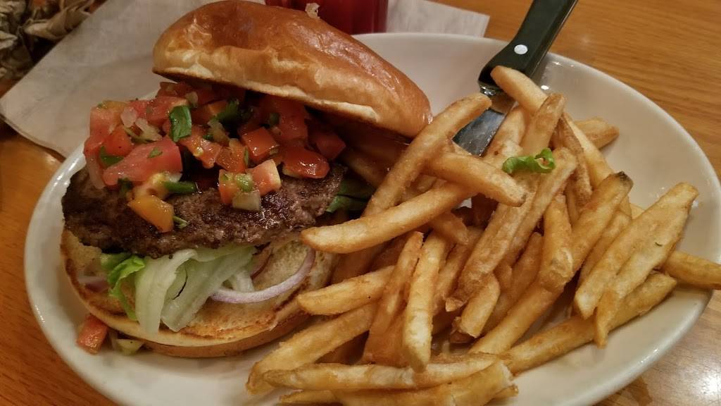 BJs Restaurant & Brewhouse | restaurant | 106 Main St, Newport Beach, CA 92661, USA | 9496757560 OR +1 949-675-7560