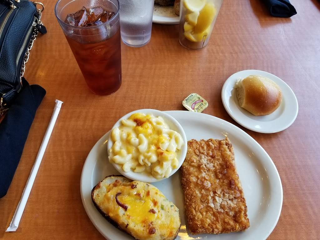 Lubys | restaurant | 9251 Floyd Curl Dr, San Antonio, TX 78240, USA | 2106996652 OR +1 210-699-6652