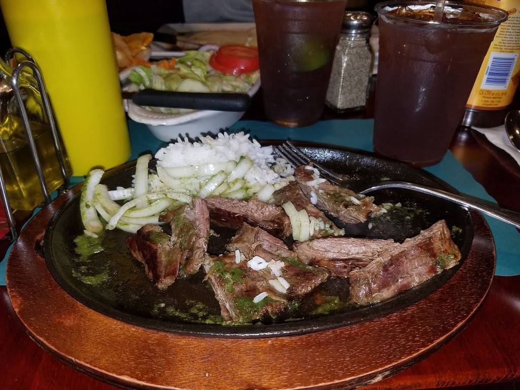 Centro Latino | restaurant | 6217 Bergenline Ave # A, West New York, NJ 07093, USA | 2018685175 OR +1 201-868-5175