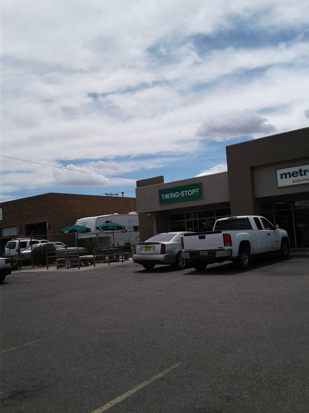 Wingstop | restaurant | 425 Eubank Blvd NE, Albuquerque, NM 87123, USA | 5052719464 OR +1 505-271-9464