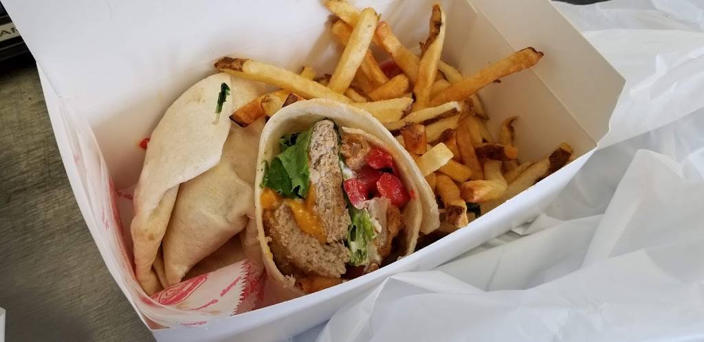 Cheeburger Cheeburger | restaurant | 1593 Niagara Falls Blvd, Amherst, NY 14228, USA | 7168361002 OR +1 716-836-1002