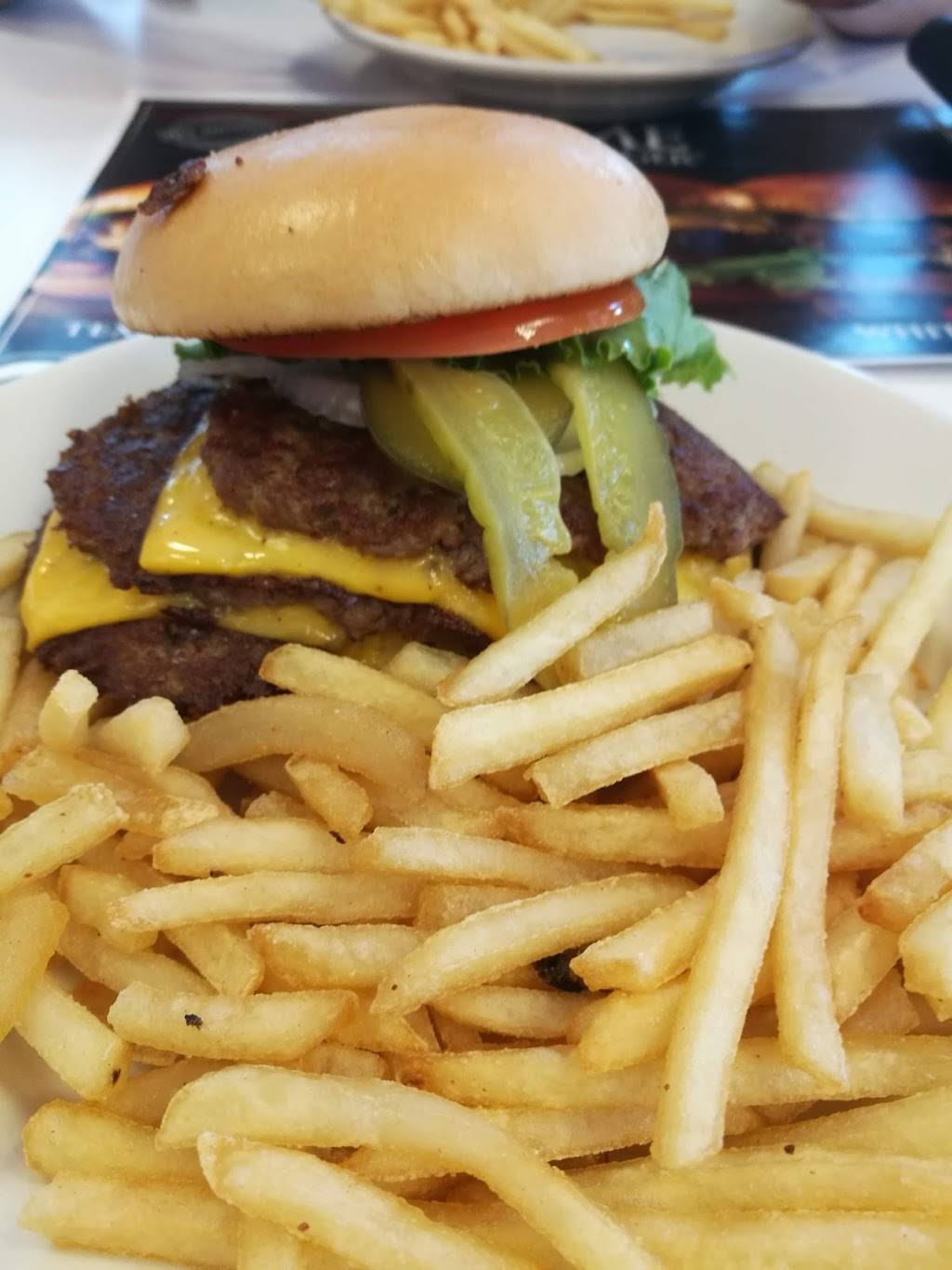 Steak n Shake | restaurant | 2620 Pine Ridge Rd, Naples, FL 34109, USA | 2392621039 OR +1 239-262-1039
