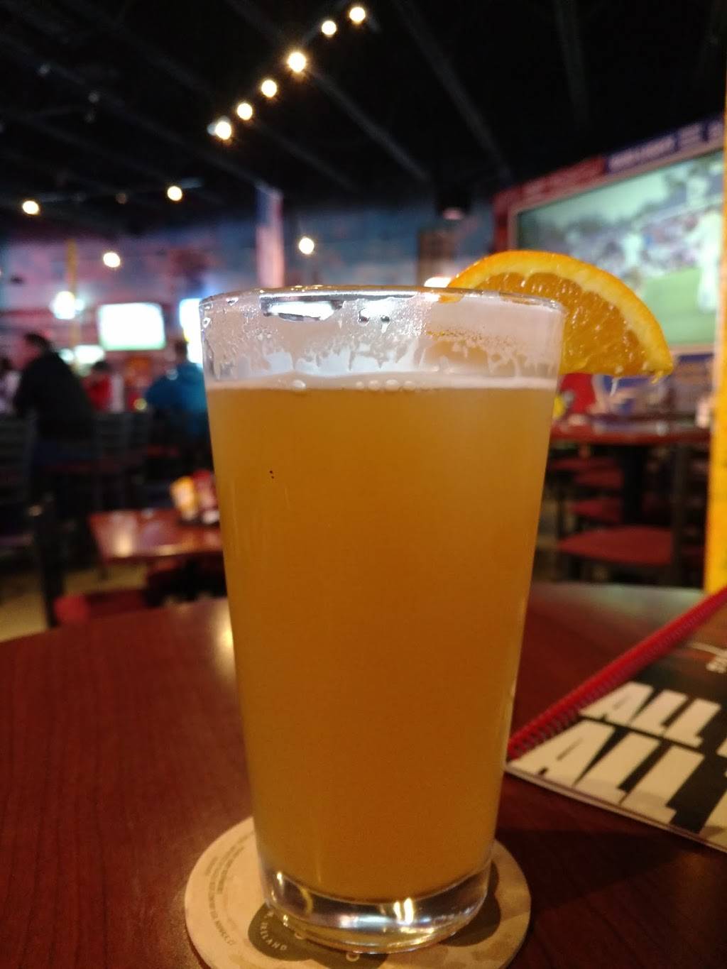 Hotshots Sports Bar & Grill | restaurant | 1319 Central Park Dr, OFallon, IL 62269, USA | 6186244200 OR +1 618-624-4200