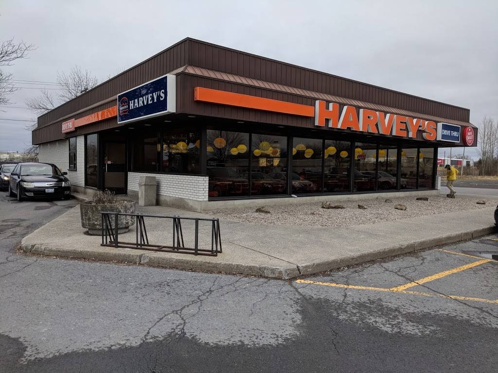 Harveys | restaurant | 700 Brookdale Ave, Cornwall, ON K6J 5M2, Canada | 6139382555 OR +1 613-938-2555