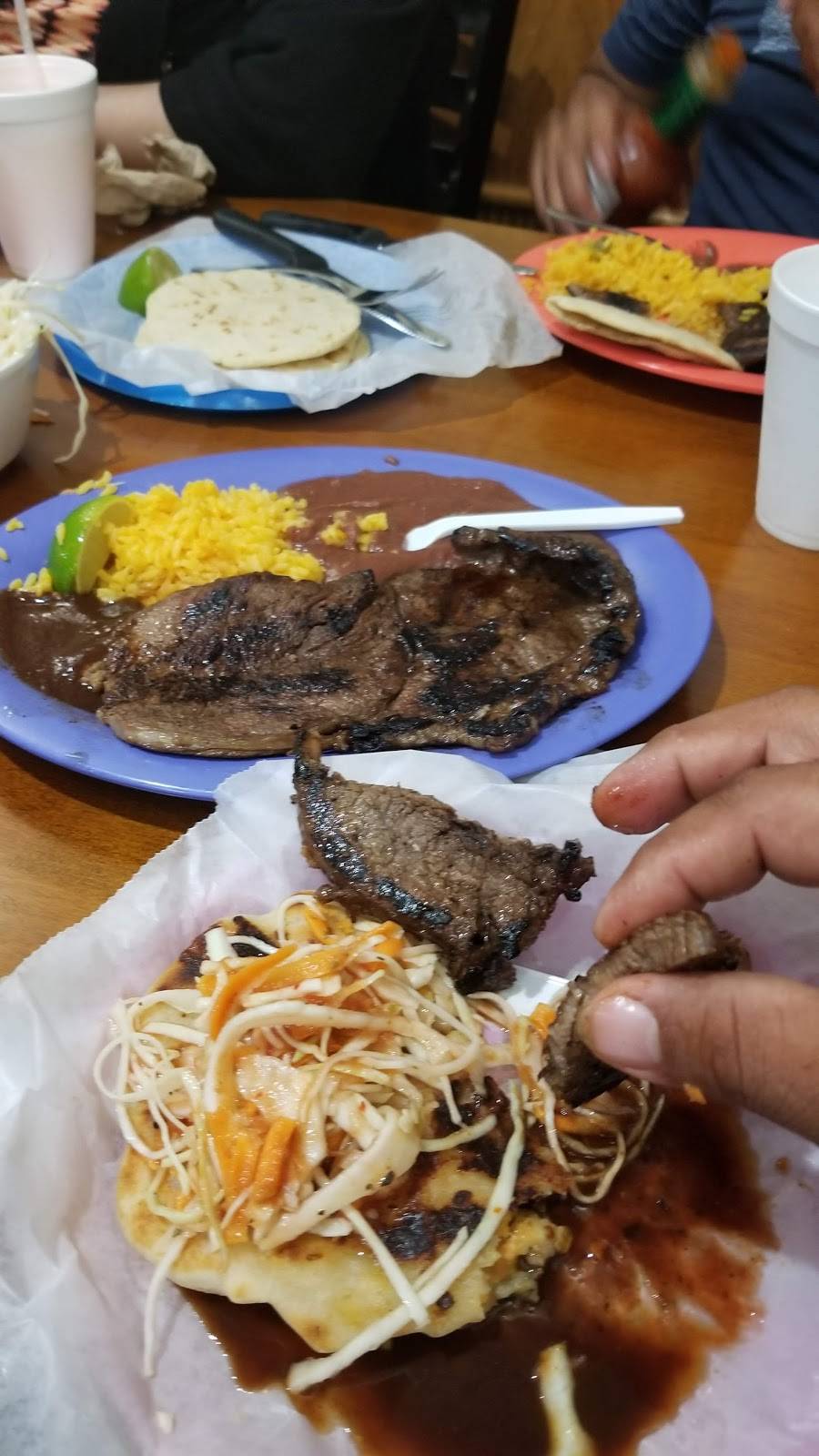 Dona Bessy Pupuseria | restaurant | 3703, 77 N Glebe Rd, Arlington, VA 22203, USA | 7032489400 OR +1 703-248-9400