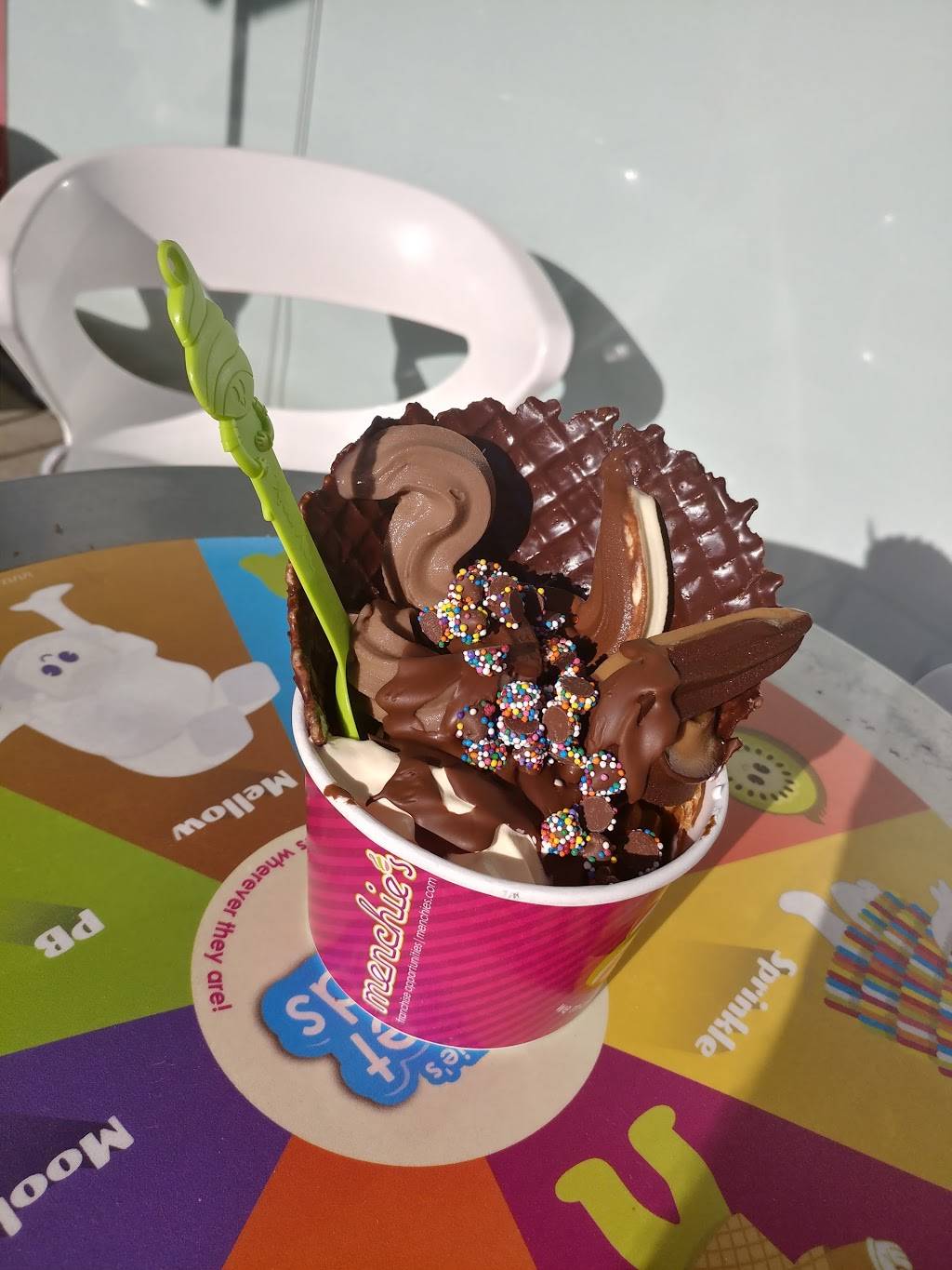 Menchies Frozen Yogurt | bakery | 13369 Ventura Blvd, Sherman Oaks, CA 91423, USA | 8187889900 OR +1 818-788-9900