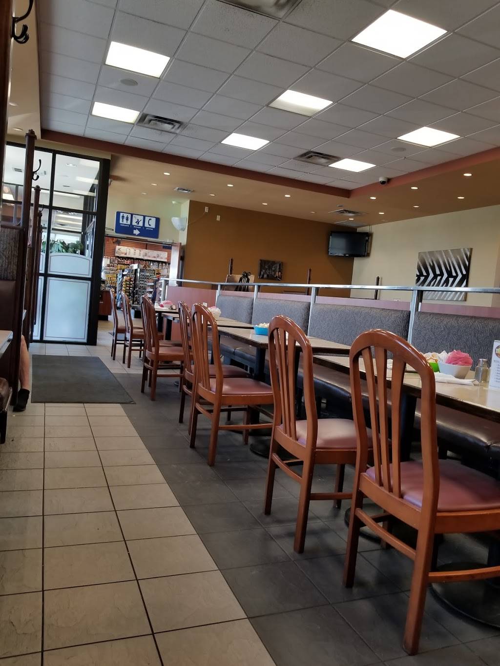 Flying J Travel Center | restaurant | 2492 Cedar Creek Rd, Ayr, ON N0B 1E0, Canada | 5196249578 OR +1 519-624-9578