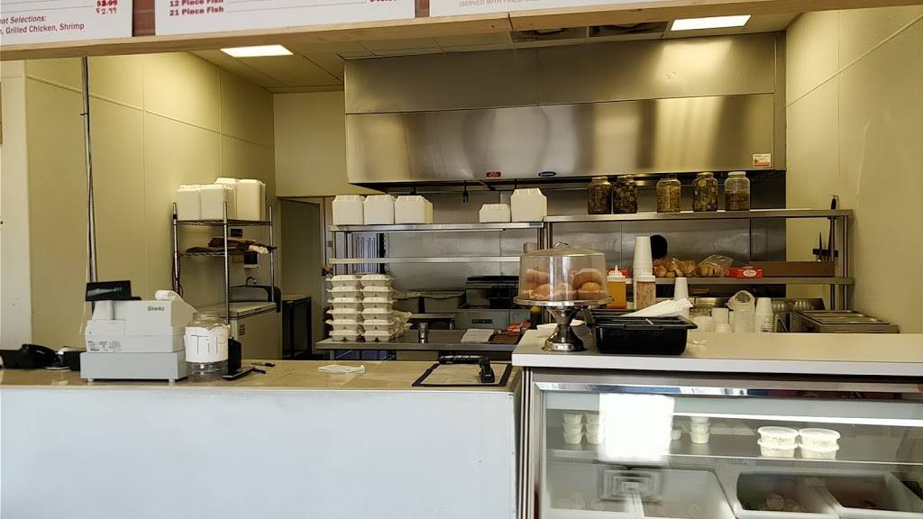 Momos Fish And Chicken Subs | restaurant | 7416 Windsor Mill Rd, Windsor Mill, MD 21244, USA | 4434057711 OR +1 443-405-7711