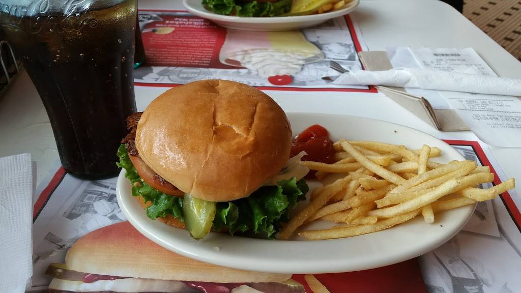 Steak n Shake | restaurant | 10555 Ulmerton Rd, Largo, FL 33771, USA | 7275880848 OR +1 727-588-0848