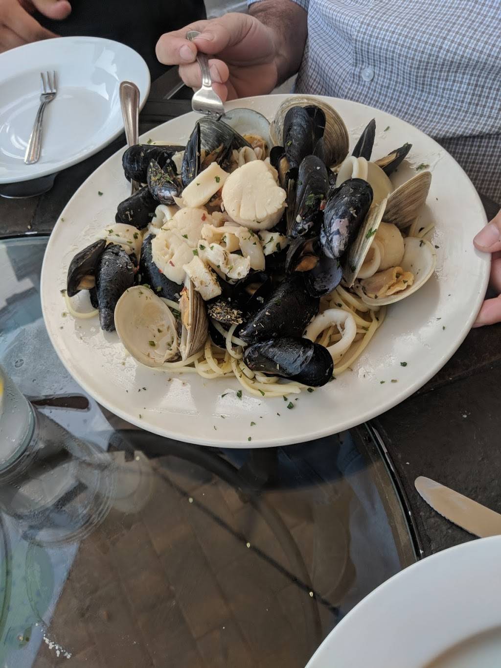 Biagettis | restaurant | 77 Campbell Ave, West Haven, CT 06516, USA | 2039347700 OR +1 203-934-7700