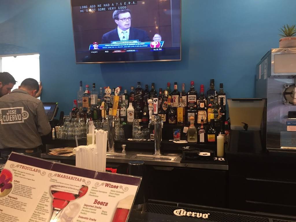 Casa Tequila Bar & Grill | restaurant | 200 Reinekers Ln, Alexandria, VA 22314, USA | 7035185312 OR +1 703-518-5312