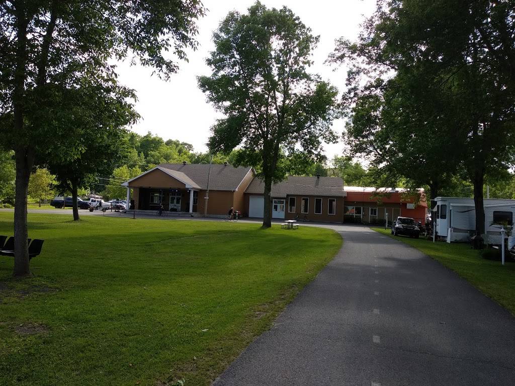 Camping Bellevue | restaurant | 6940 Route de Pointe Platon, Lotbinière, QC G0S 1S0, Canada | 4189263482 OR +1 418-926-3482