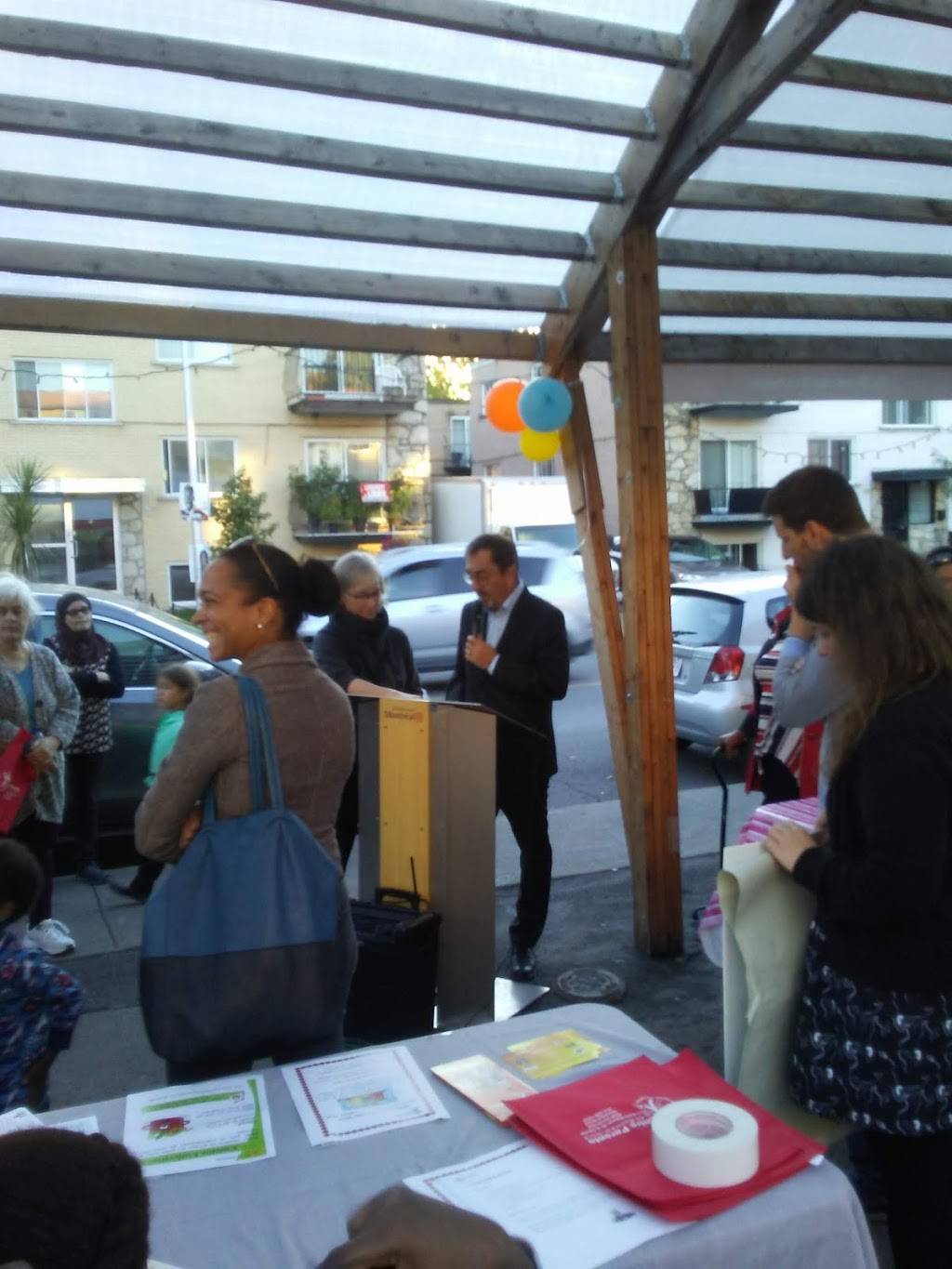 Restaurant Chez Mamie | restaurant | 12265 Boulevard Rolland, Montréal-Nord, QC H1G 6A1, Canada | 5145071991 OR +1 514-507-1991