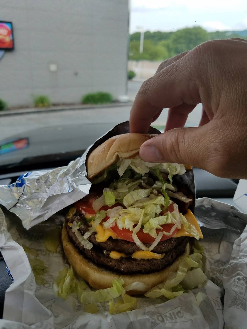 Sonic Drive-In | restaurant | 602 Market St, North Tazewell, VA 24630, USA | 2769882343 OR +1 276-988-2343