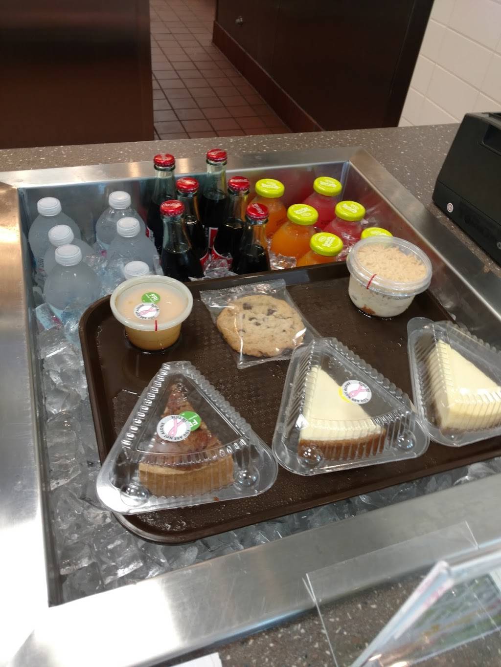 Pollo Tropical | restaurant | 2314 Tyrone Blvd N, St. Petersburg, FL 33710, USA | 7272015825 OR +1 727-201-5825