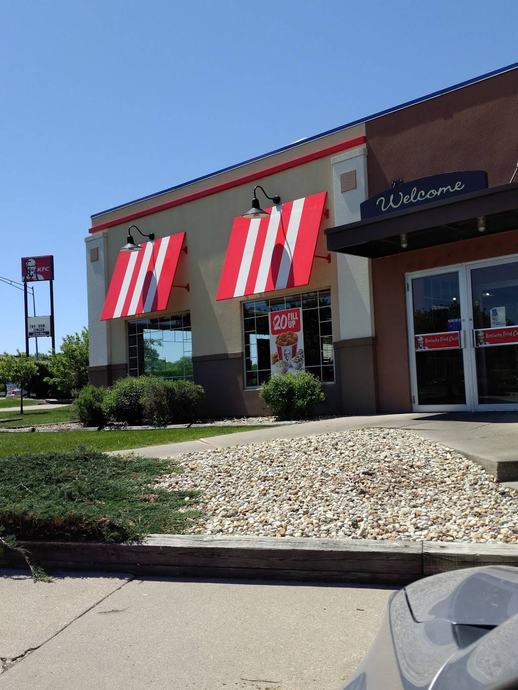 KFC | restaurant | 918 E 1st St, Ankeny, IA 50021, USA | 5159643144 OR +1 515-964-3144