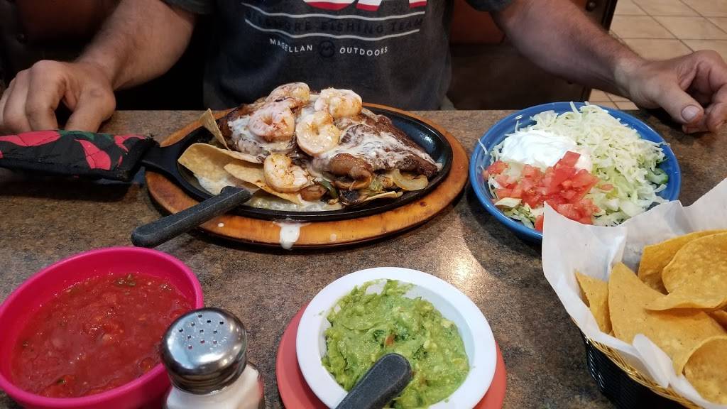 El Maguey | restaurant | 1534 Troy Rd, Edwardsville, IL 62025, USA | 6186593744 OR +1 618-659-3744