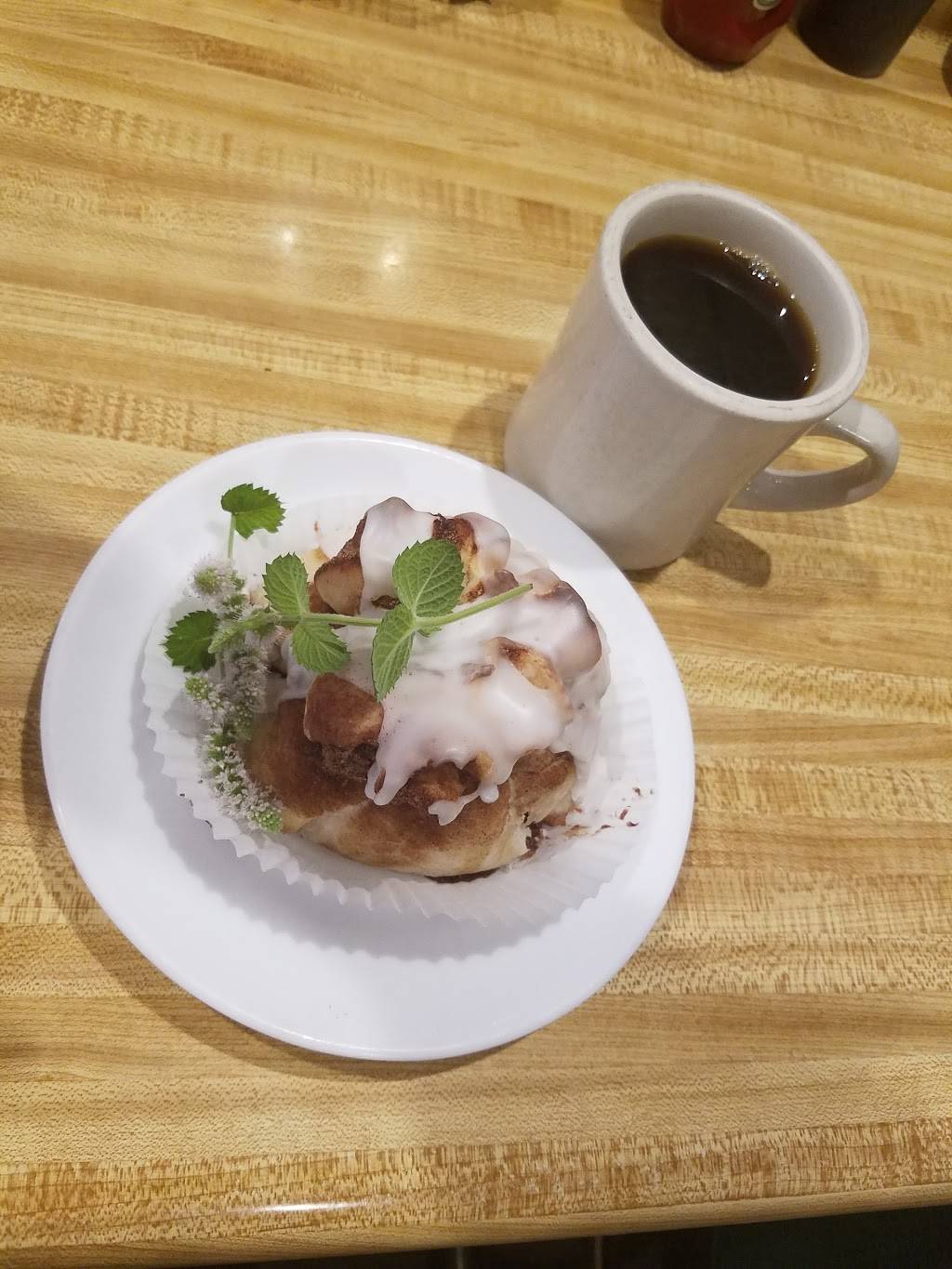 Yankee Village Restaurant | restaurant | 63 Southwick Rd, Westfield, MA 01085, USA | 4135721224 OR +1 413-572-1224