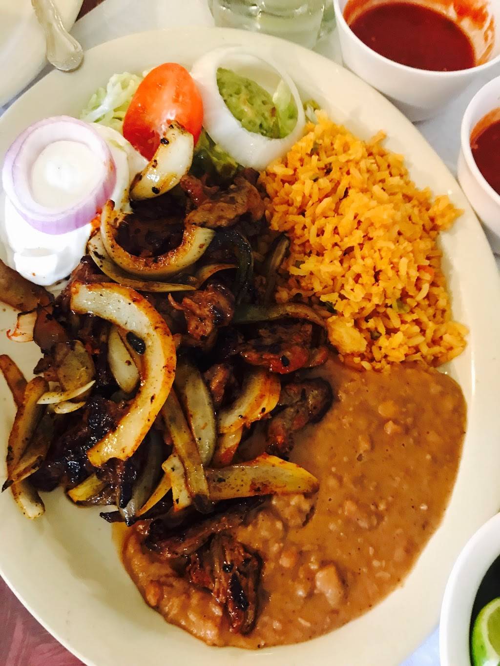 El Puerto | restaurant | 2700 NE 28th St, Fort Worth, TX 76111, USA | 8178340257 OR +1 817-834-0257