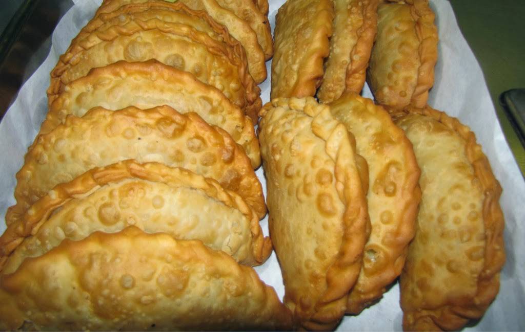 Frank and Papi Latin Restaurant | cafe | 7315 E Broadway Ave, Tampa, FL 33619, USA | 8136212764 OR +1 813-621-2764