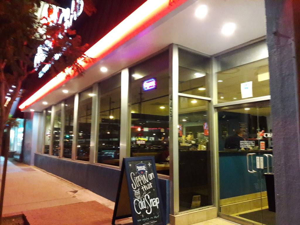 The Crabby Crab | restaurant | 4457 Van Nuys Blvd, Sherman Oaks, CA 91403, USA | 8187892722 OR +1 818-789-2722