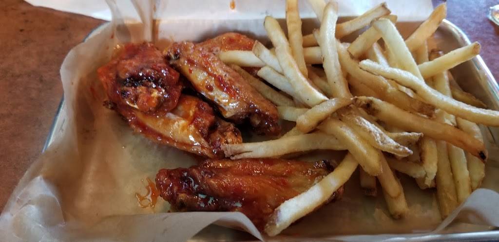 Buffalo Wild Wings | restaurant | 26200 Harvard Rd, Warrensville Heights, OH 44122, USA | 2168969464 OR +1 216-896-9464