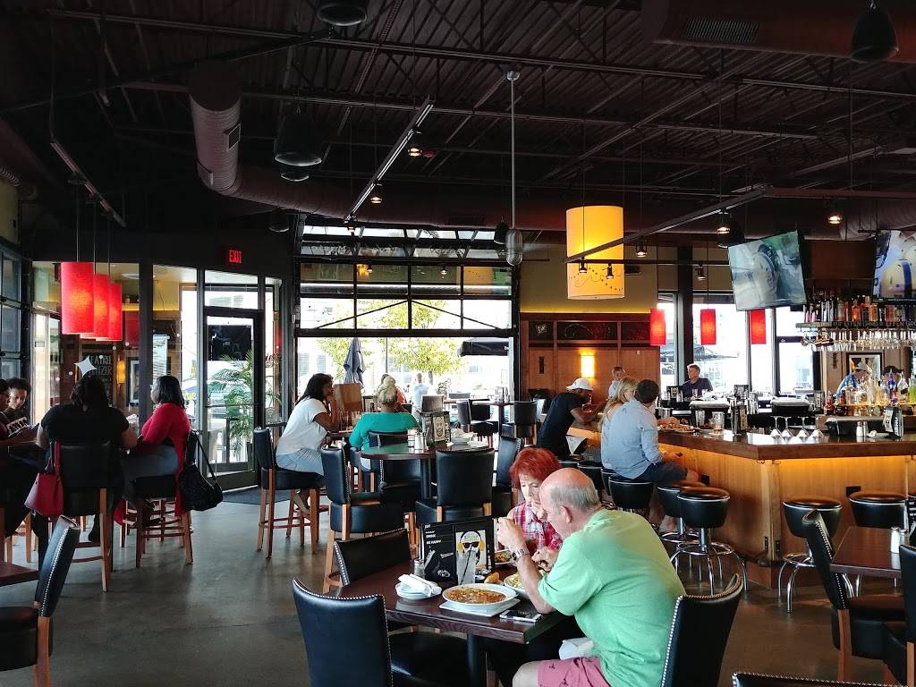 Bar Louie | night club | 3100 Vandercar Way, Cincinnati, OH 45209, USA | 5133511453 OR +1 513-351-1453