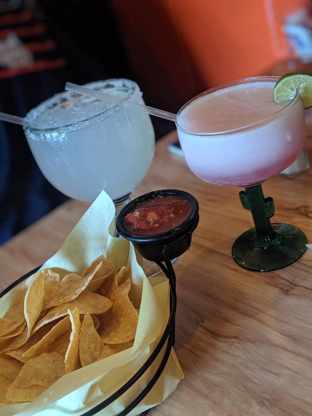 Crossroads Restaurant | restaurant | 2602 S 4th Ave, Tucson, AZ 85713, USA | 5206240395 OR +1 520-624-0395