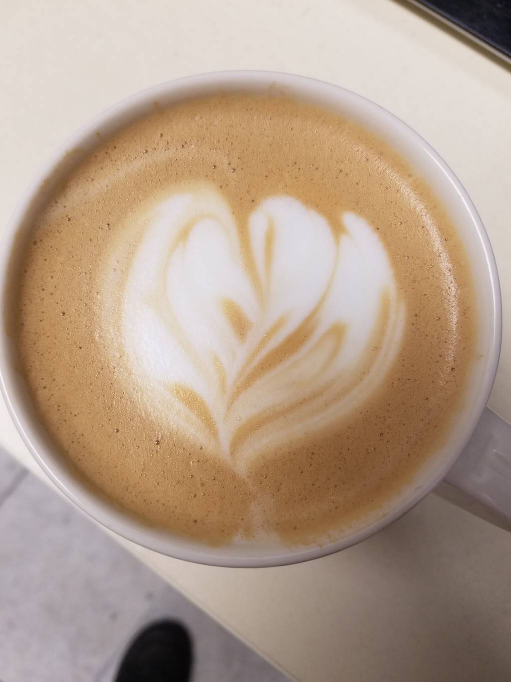 Starbucks | cafe | 3200 E Agency St, Burlington, IA 52601, USA | 3198506376 OR +1 319-850-6376