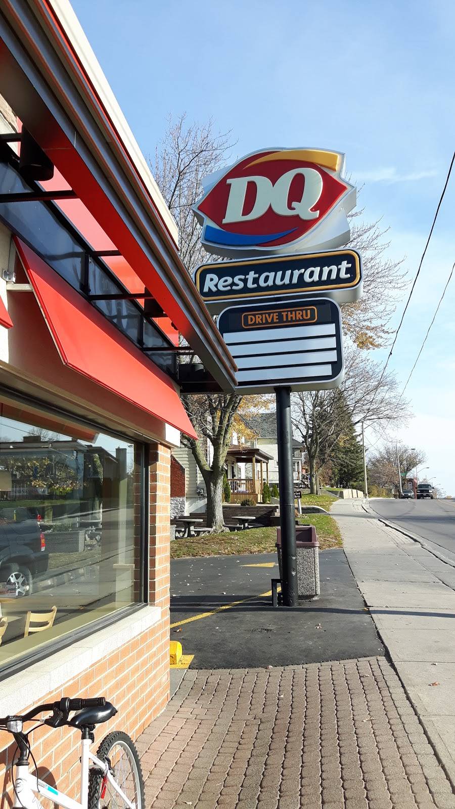 Dairy Queen Grill & Chill | restaurant | 74 Dundas St E, Belleville, ON K8N 1C1, Canada | 6139688959 OR +1 613-968-8959