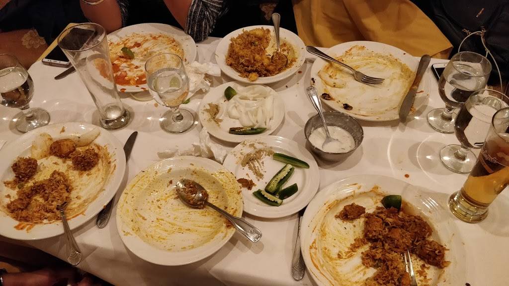 Zaroka Bar and Restaurant | restaurant | 4802, 148 York St, New Haven, CT 06511, USA | 2037768644 OR +1 203-776-8644