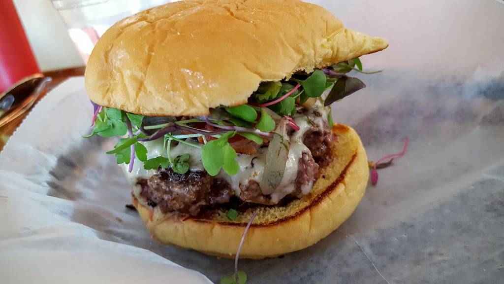 dNB Burgers | restaurant | 22 Elm St, New Bedford, MA 02740, USA | 7742020118 OR +1 774-202-0118