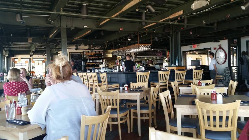 Ross Grill | restaurant | 237 Commercial St, Provincetown, MA 02657, USA | 5084878878 OR +1 508-487-8878