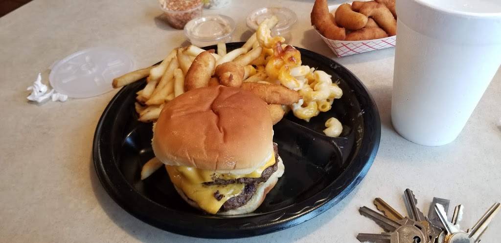 BBQ House | restaurant | 5227, 5002 E Oak Island Dr, Oak Island, NC 28465, USA | 9102011001 OR +1 910-201-1001