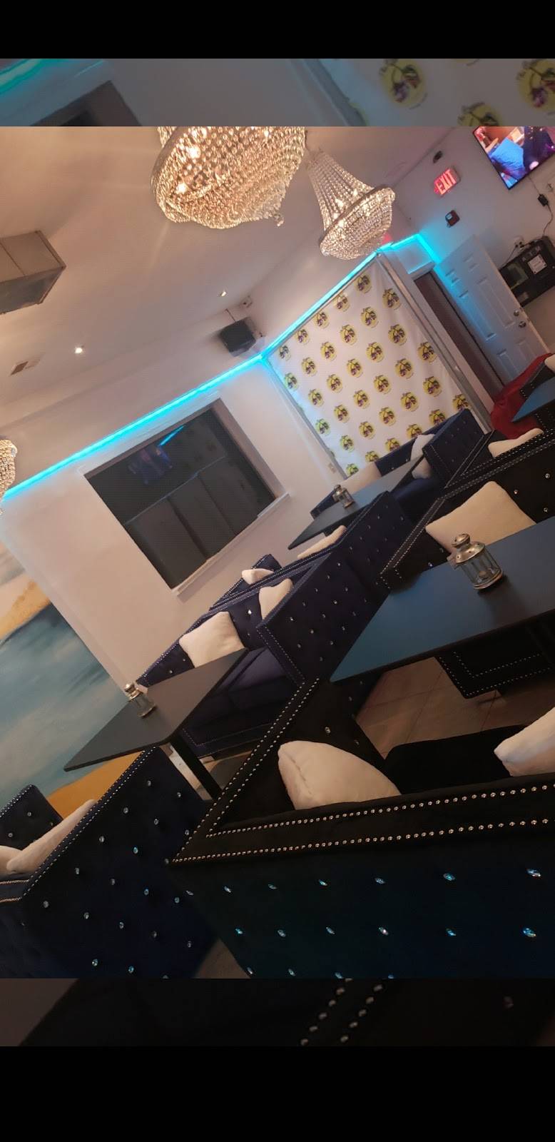 Peppers hookah Lounge & GENTLEMENS CLUB | restaurant | 2643 W Sergeant St, Philadelphia, PA 19132, USA | 2674437654 OR +1 267-443-7654