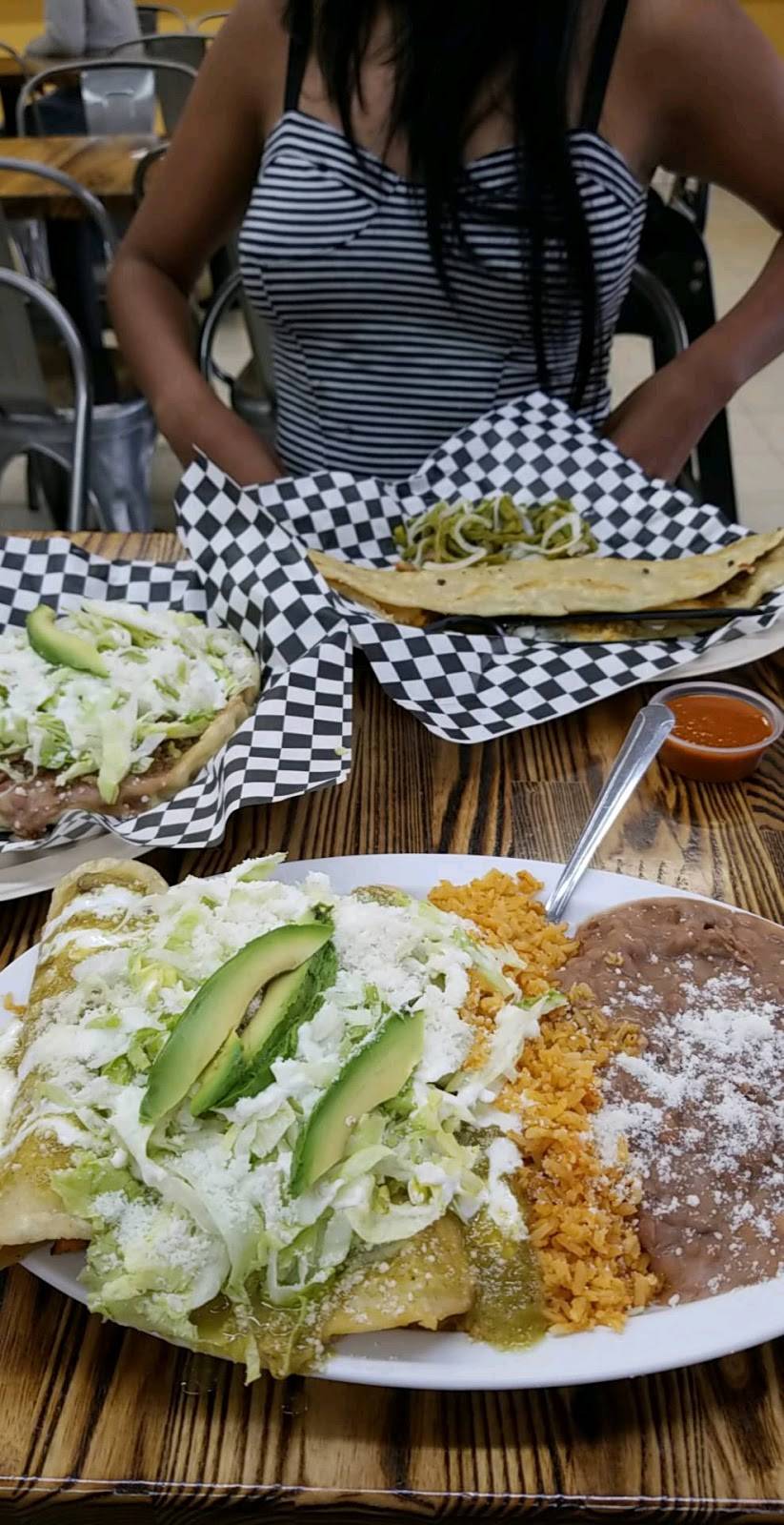 Ensenada Market Restaurant | restaurant | 1827 W La Palma Ave, Anaheim, CA 92801, USA | 7147744330 OR +1 714-774-4330