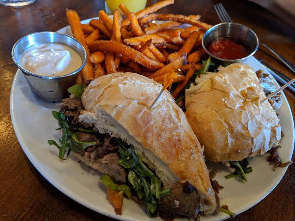 Melville Tavern | restaurant | 484 Washington St, Monterey, CA 93940, USA | 8316439525 OR +1 831-643-9525