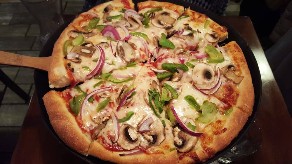 Lorenzos Pizzeria | meal delivery | 52 1/2 S Main St, Oberlin, OH 44074, USA | 4407750118 OR +1 440-775-0118