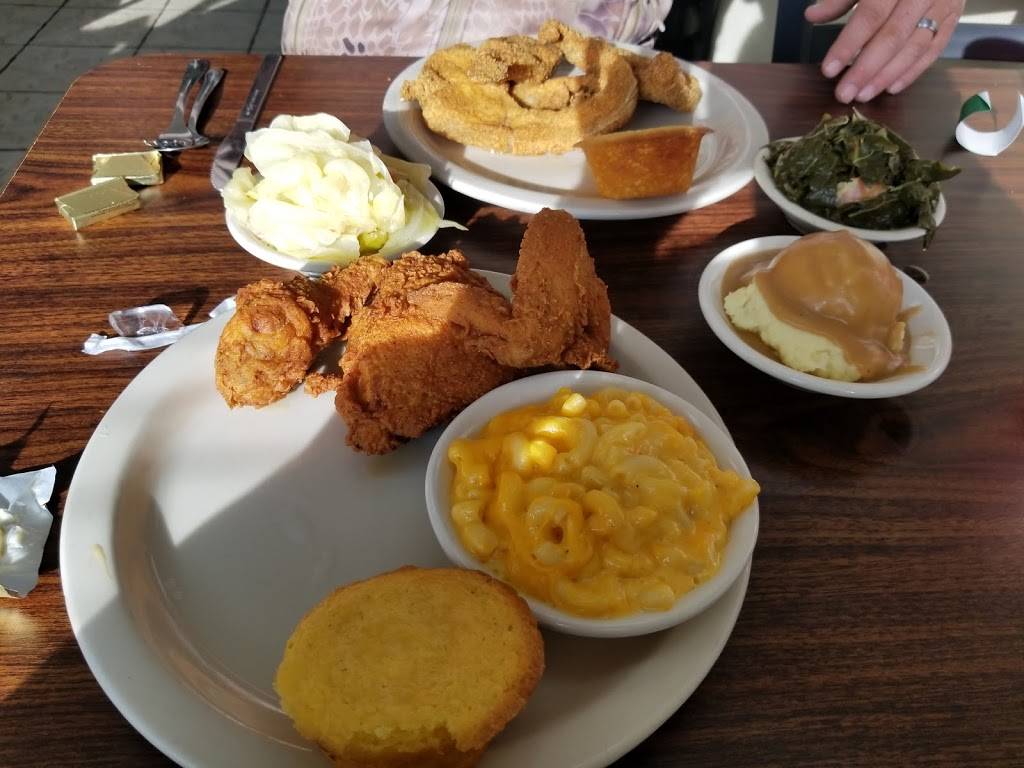 Vivians Soul Food | restaurant | 4342 16th Ave SW, Cedar Rapids, IA 52404, USA | 3193962229 OR +1 319-396-2229