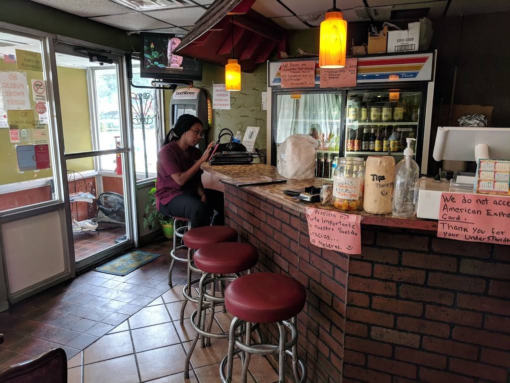 La Escollera | restaurant | 5834 E Washington St, Indianapolis, IN 46219, USA | 3173759556 OR +1 317-375-9556