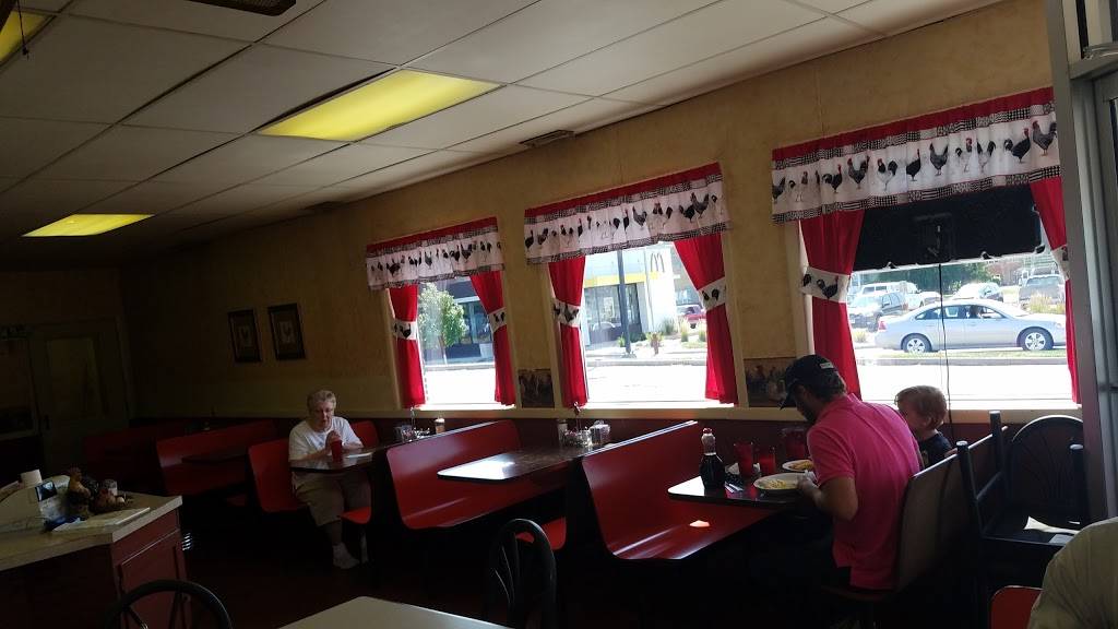 Red Rooster Grill | restaurant | 424 N Oak St, Iowa Falls, IA 50126, USA | 6416489714 OR +1 641-648-9714