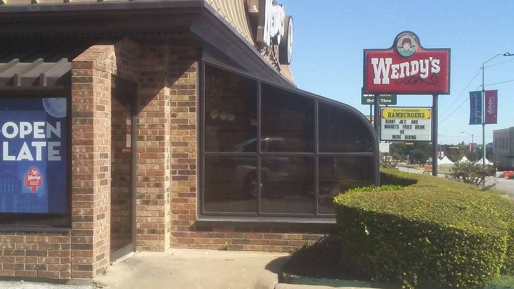 Wendys | restaurant | 409 W Abram St, Arlington, TX 76010, USA | 8174608492 OR +1 817-460-8492