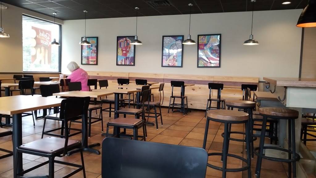 Taco Bell | meal takeaway | 207 MS-12, Starkville, MS 39759, USA | 6623235174 OR +1 662-323-5174