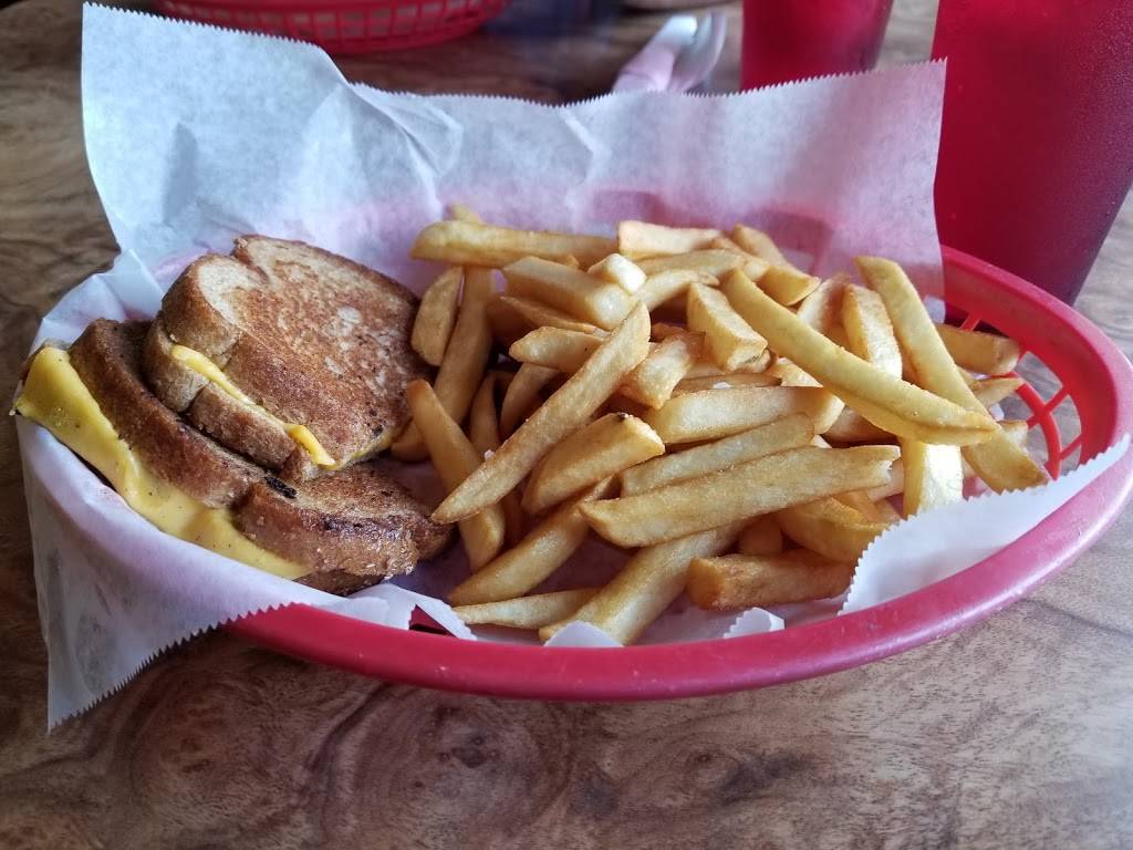 Pit Stop Pizza & Pub | restaurant | 1148 7th St, Virgilina, VA 24598, USA | 4345854000 OR +1 434-585-4000