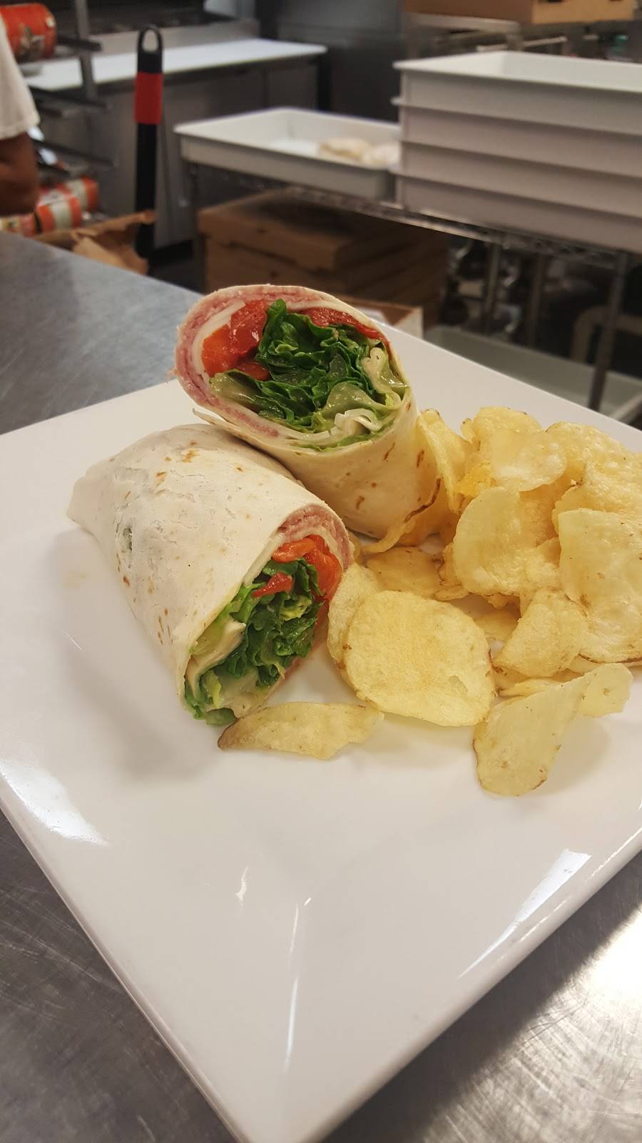 Reginellas Trattoria and Pizzeria | restaurant | 109 Volvo Pkwy, Chesapeake, VA 23320, USA | 7574104979 OR +1 757-410-4979