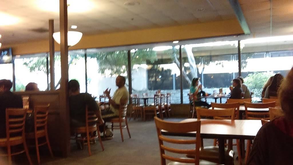 Lubys | restaurant | 5307 Walzem Rd, San Antonio, TX 78218, USA | 2106567813 OR +1 210-656-7813